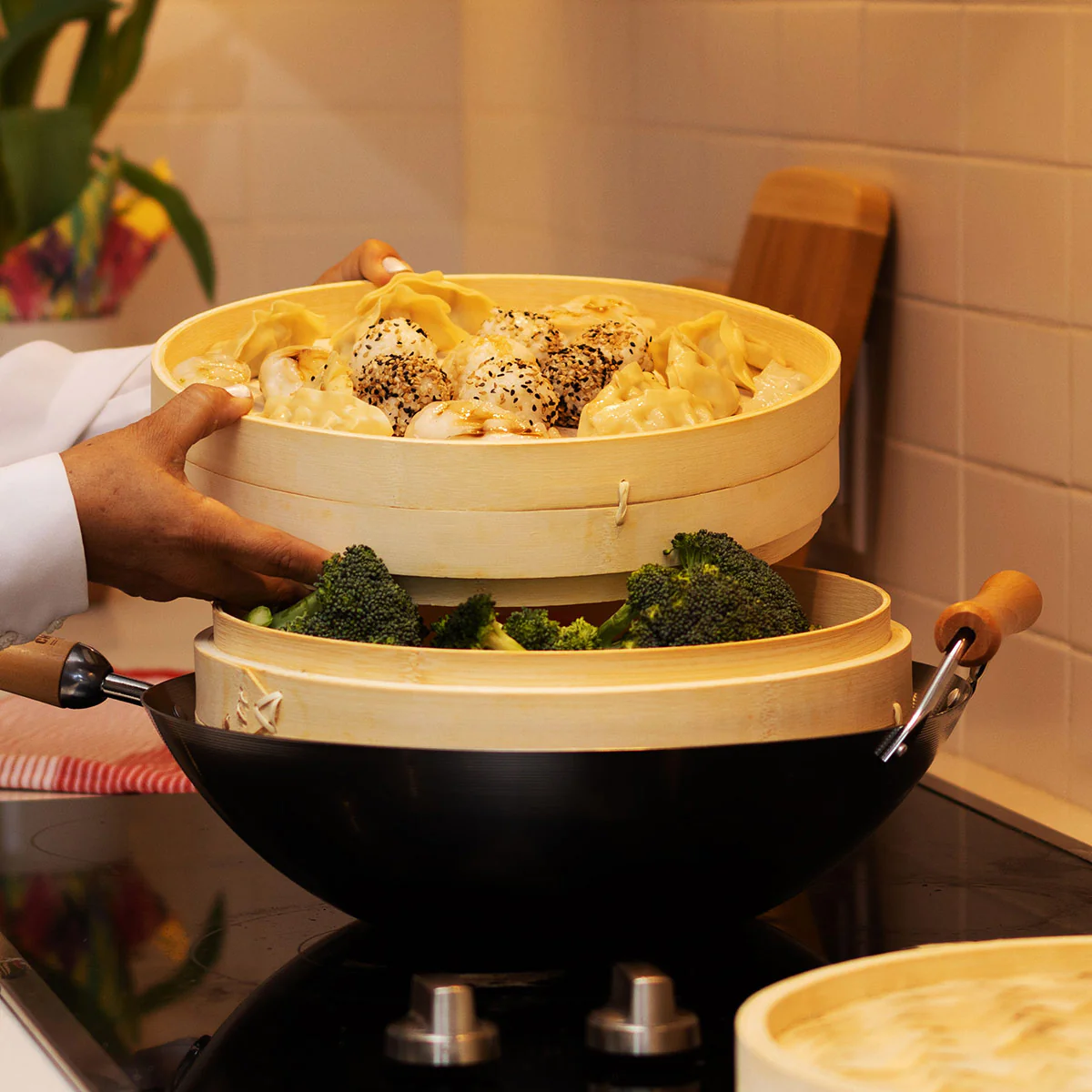12'' 2-Tier Bamboo Steamer Baskets - Image 4