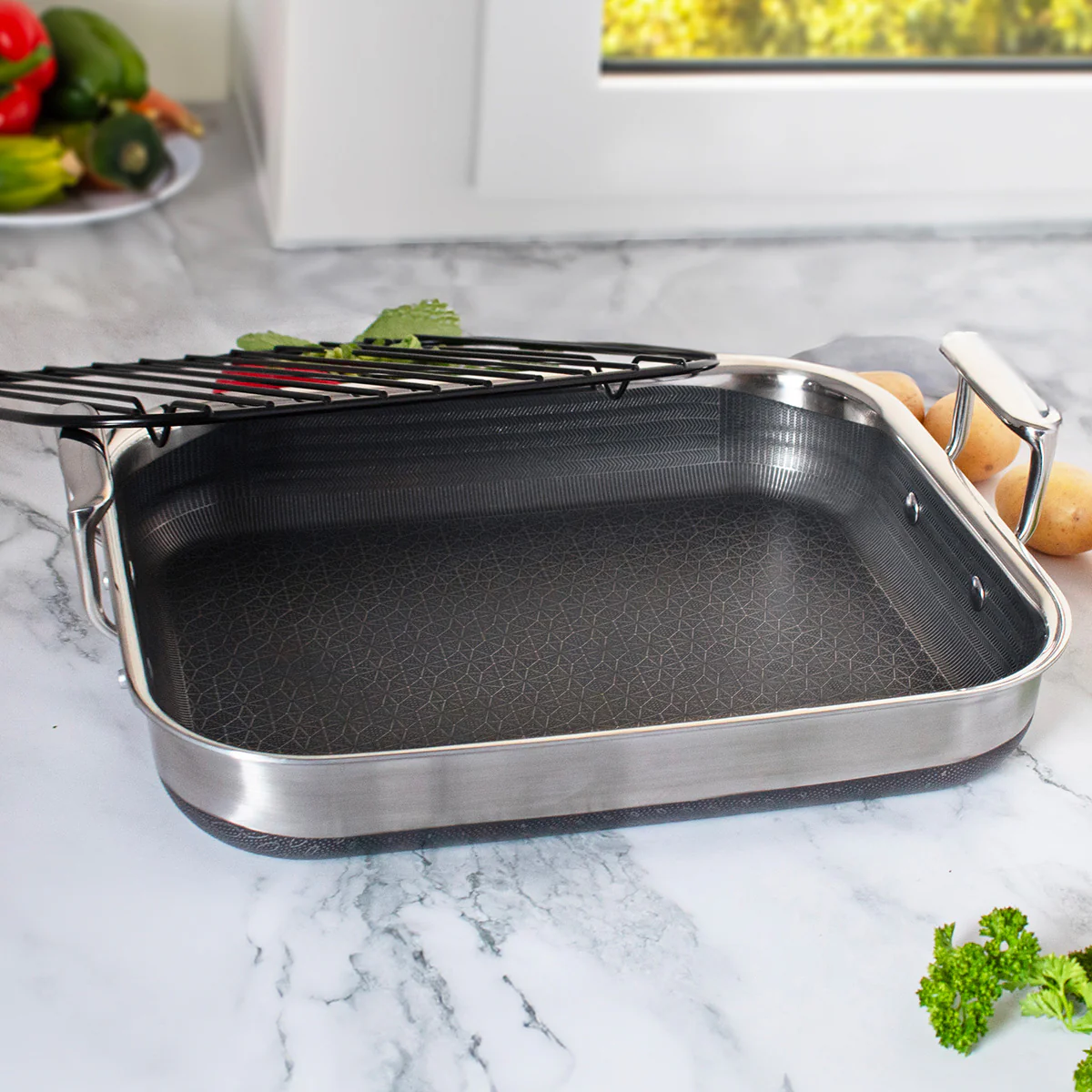 14'' Hybrid Nonstick Roasting Pan with Rack - Image 4