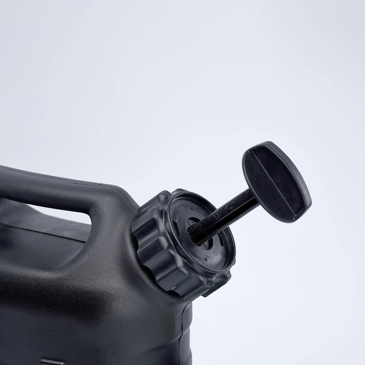 2 Gallon Pressurized Portable Water Tank - Image 10