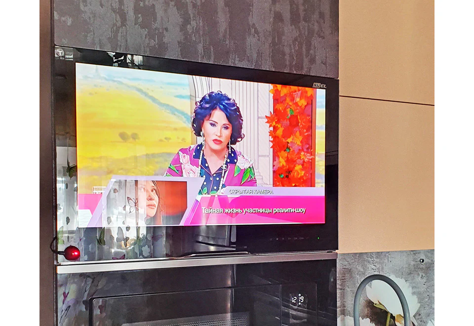 23.8'' HD Kitchen Cabinet Door Display - Image 4