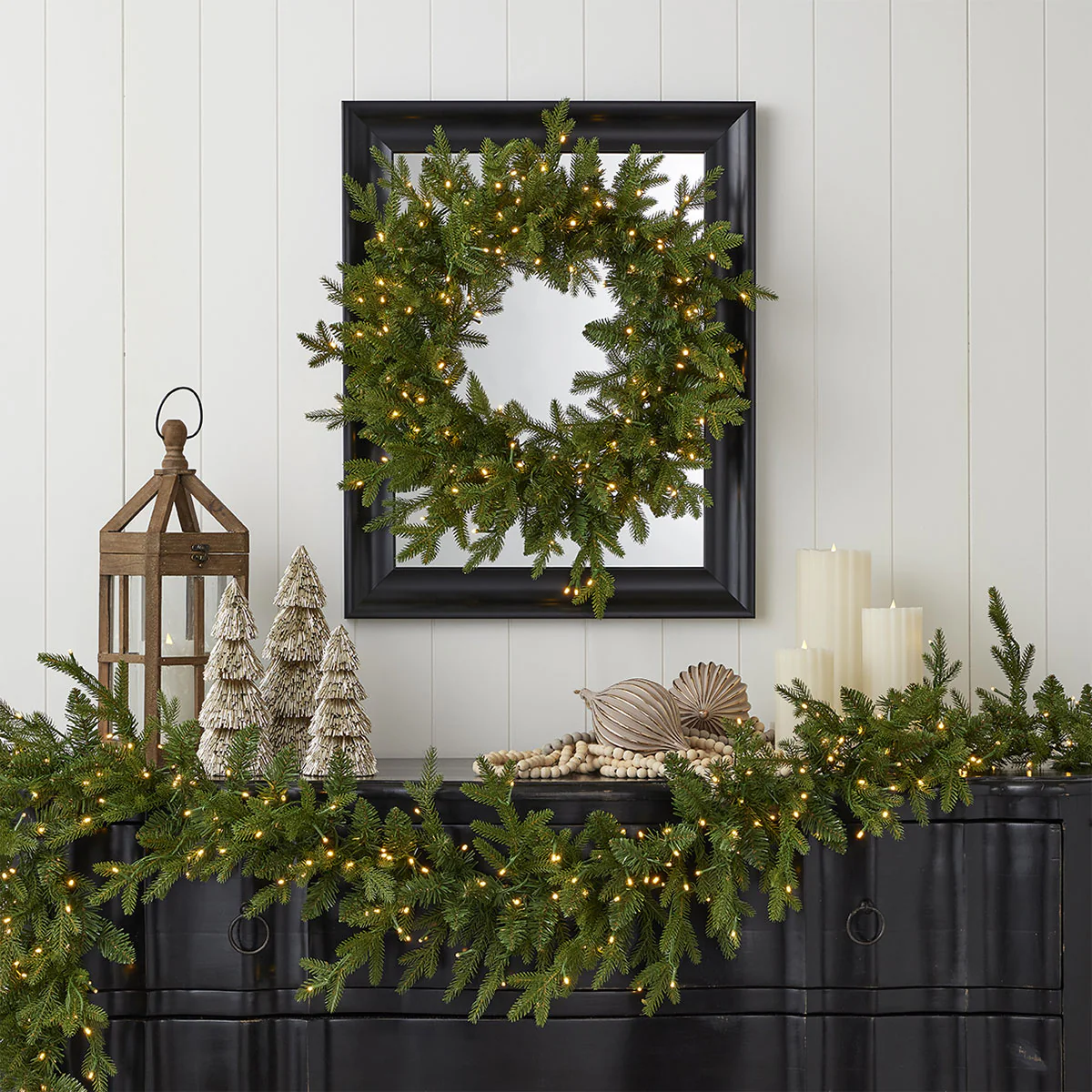 24'' Pine Christmas Wreath - Image 4
