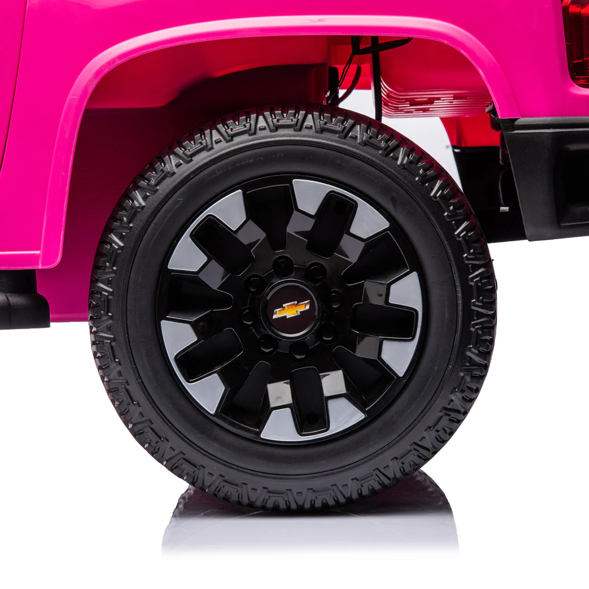 24V 4x4 Chevrolet Silverado Ride-On Truck - Image 18