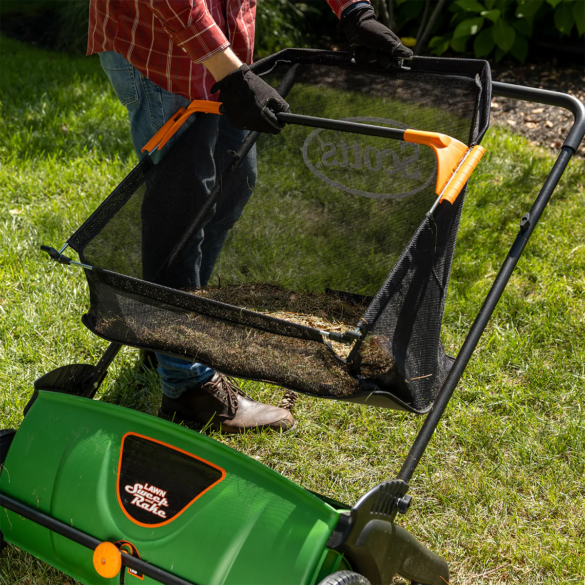 26'' Push Lawn Sweeper - Image 7