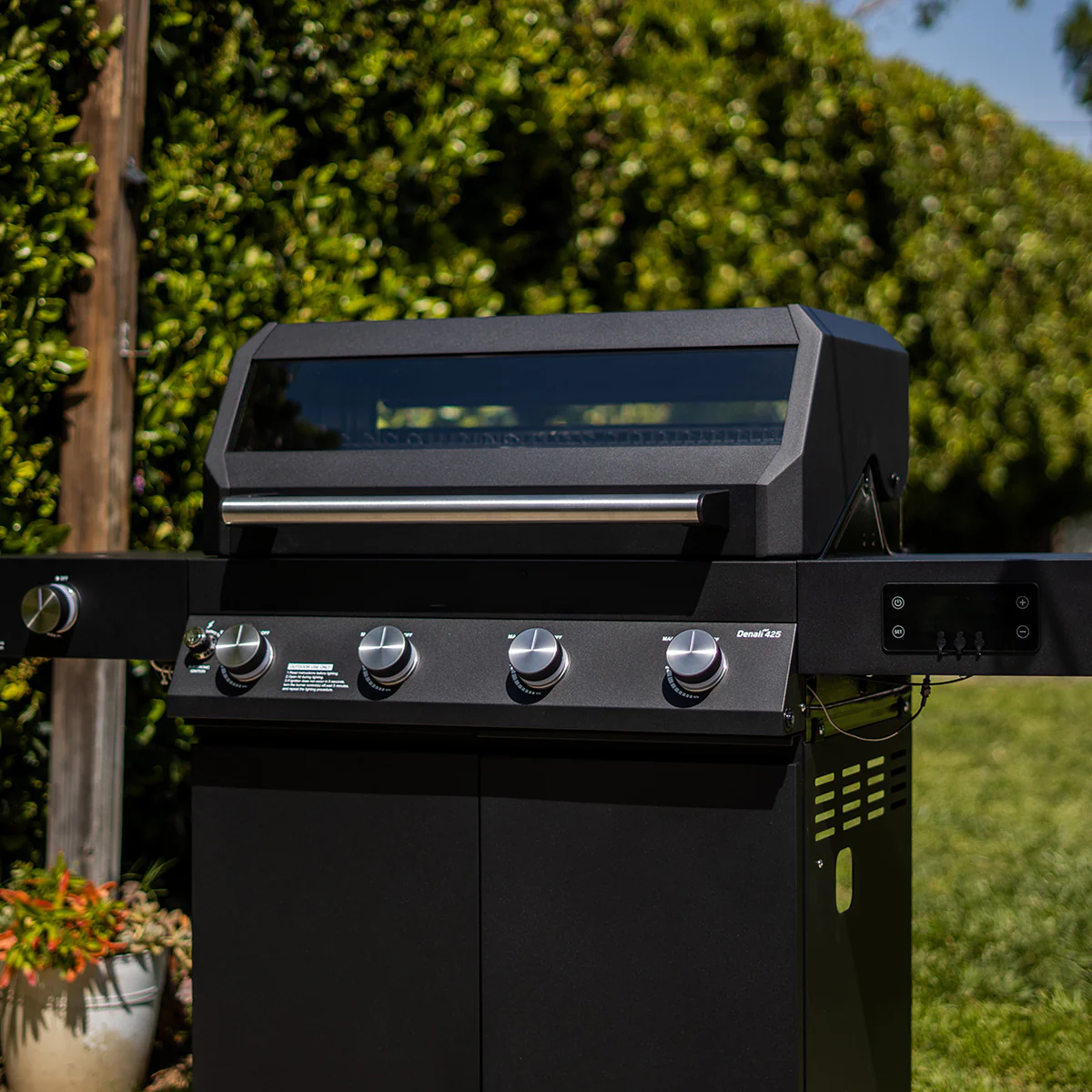 510 sq. in. Smart Grill with Clearview Lid - Image 24