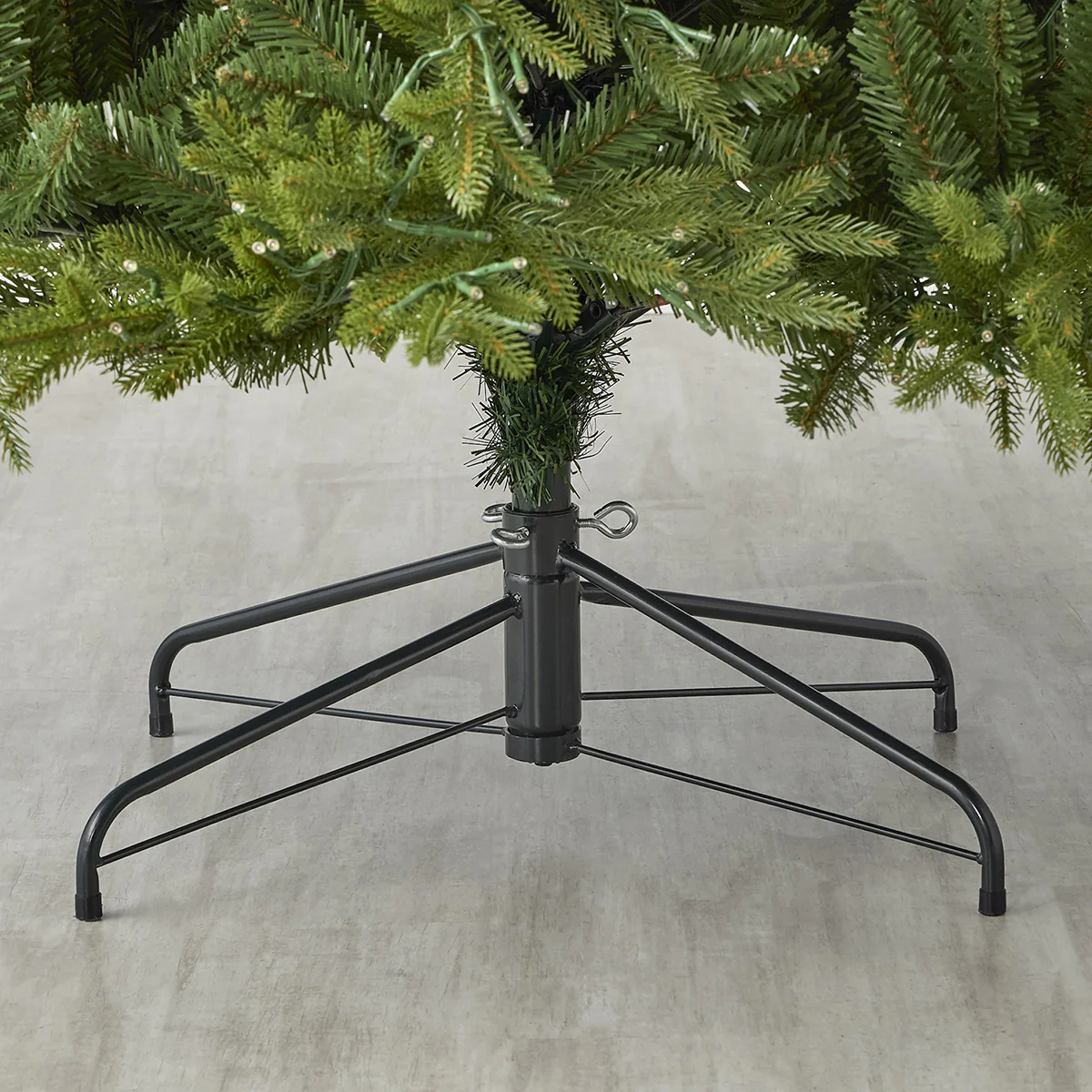 7.5' Pine Christmas Tree - Image 3