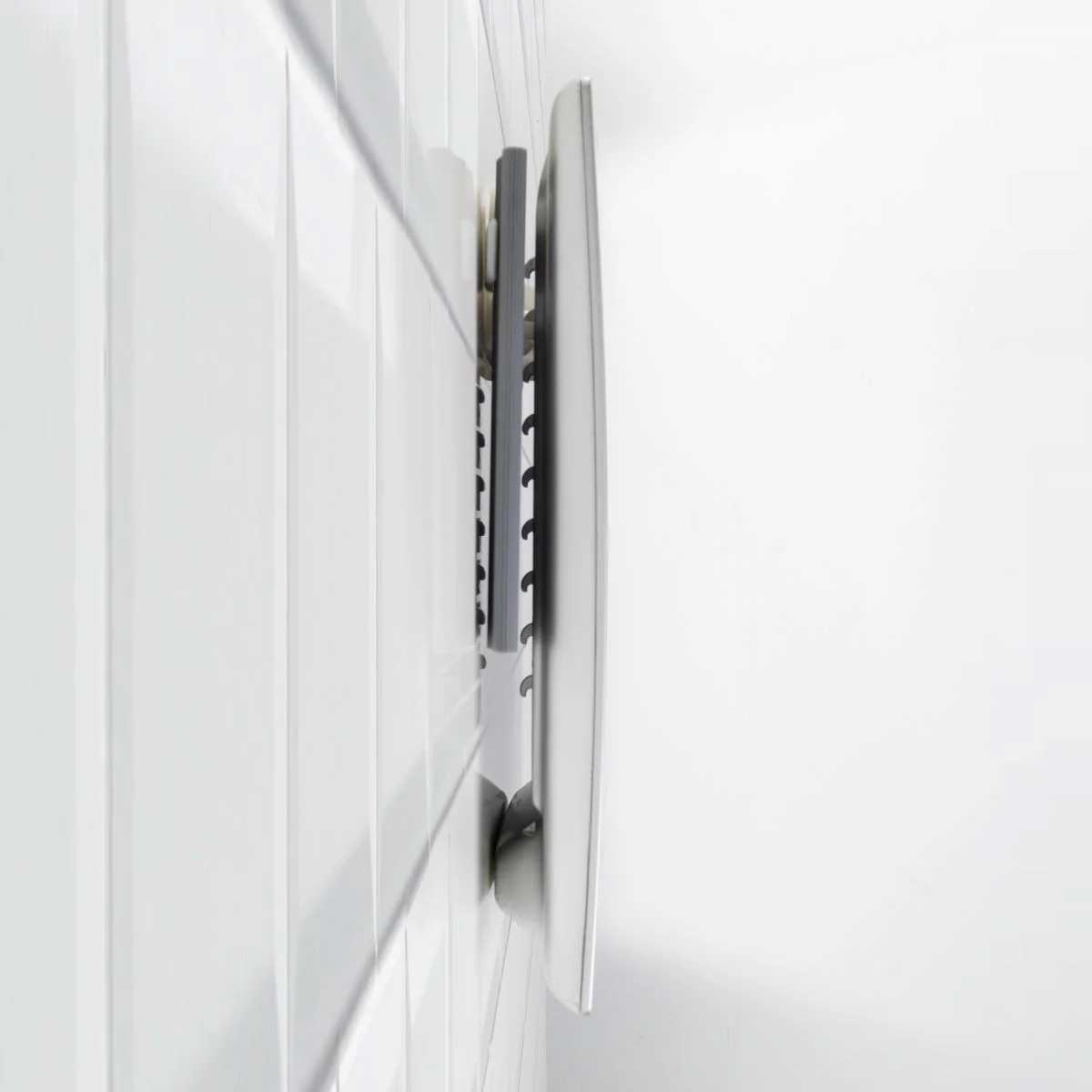 Adjustable Fog Free Mirror - Image 9