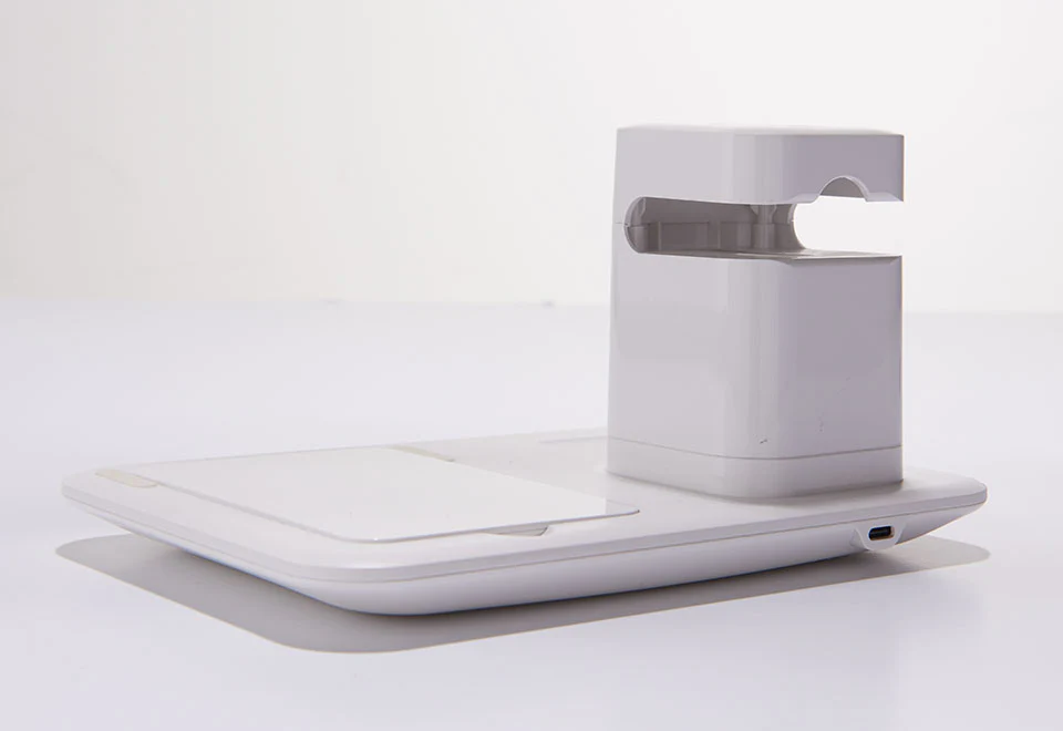 All-in-One Apple Charging Station by Sharper Image - Image 5