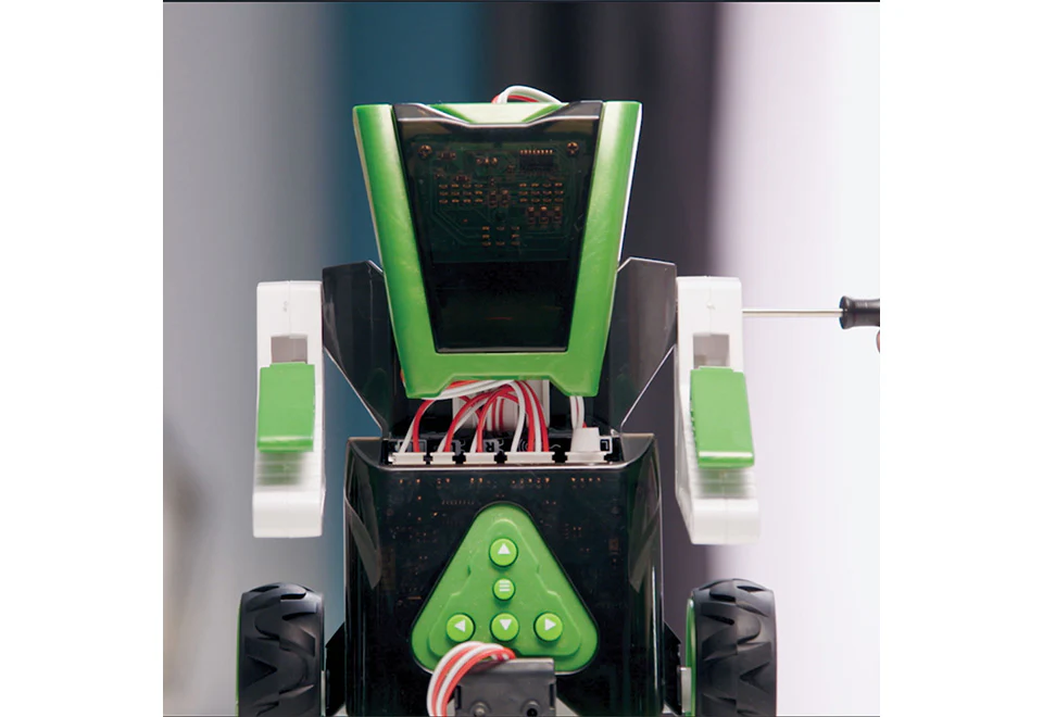 Building and Coding STEM Robot - Image 6
