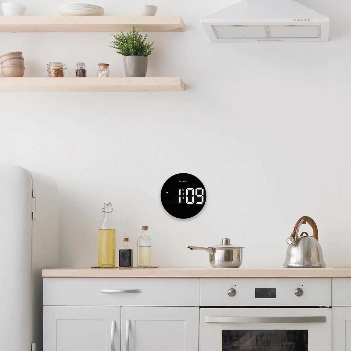 Bulova Clearview Tabletop/Wall Clock - Image 3