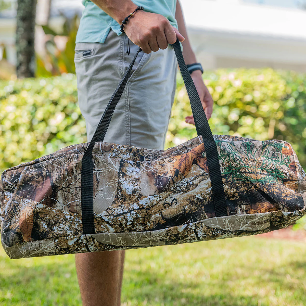 Camo Metal Horseshoe Set - Image 4