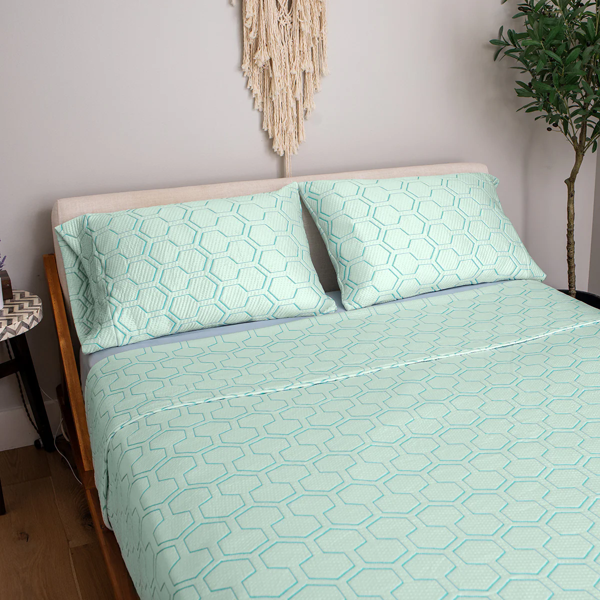 Cooling Bed Blanket and Pillow Case Set - Image 6