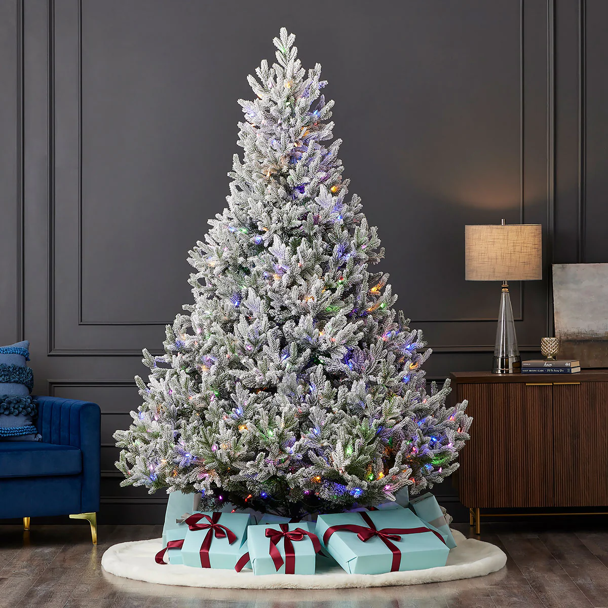 Flocked Frasier Fir Christmas Tree - Image 5