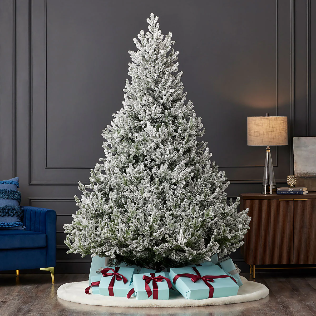 Flocked Frasier Fir Christmas Tree - Image 6