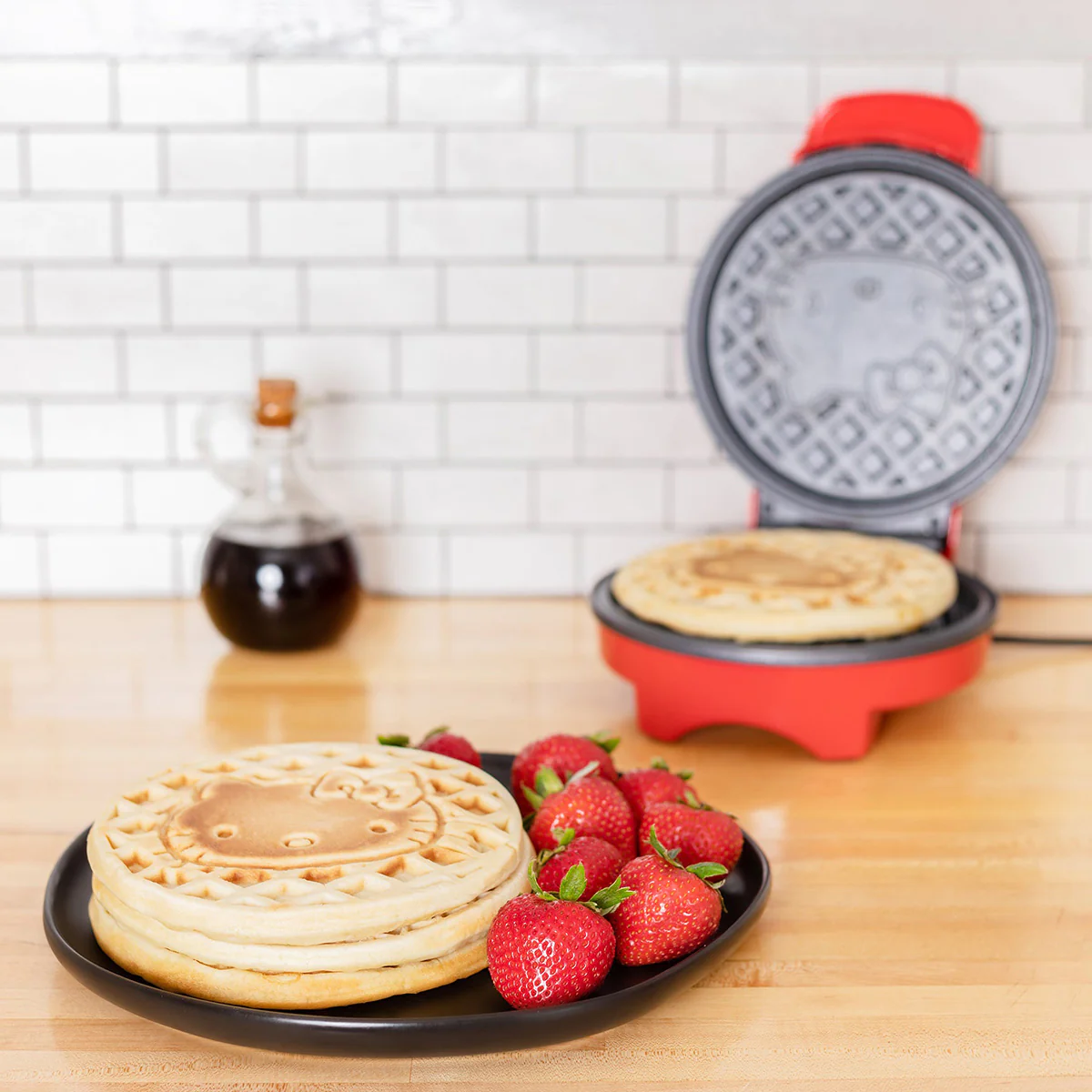 Hello Kitty Round Waffle Maker - Image 2