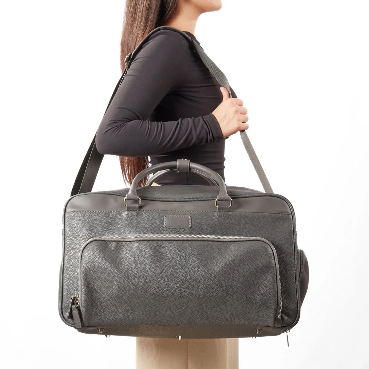 Leather Weekender Bag with Detachable Shoulder Strap - Image 12
