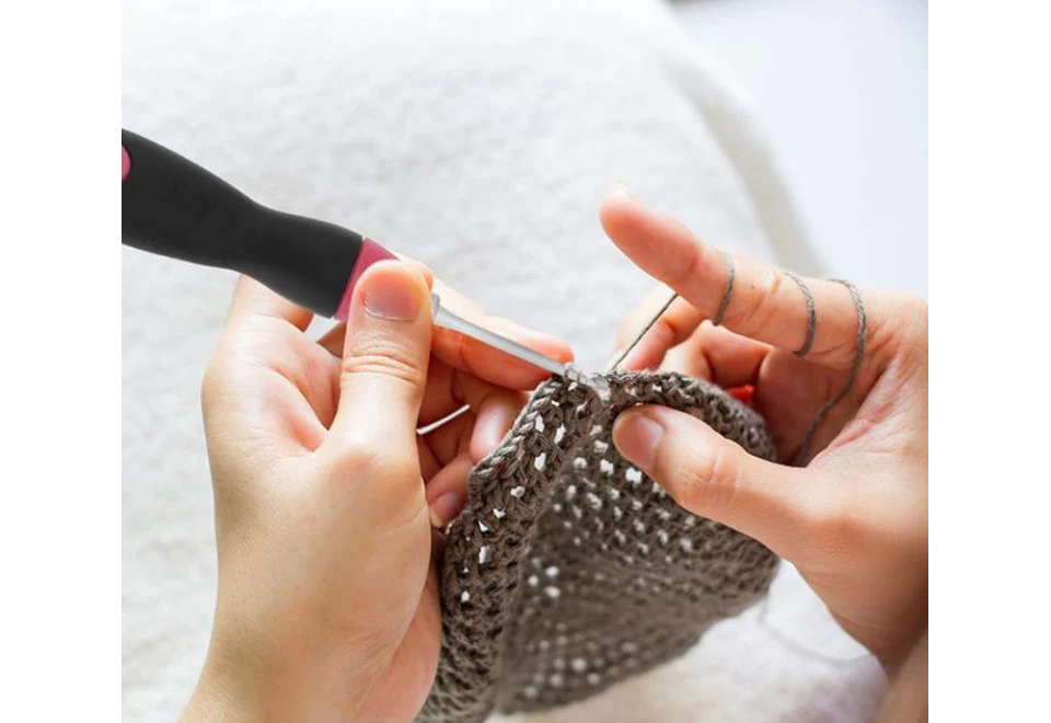 LED Crochet Hooks with Interchangeable Heads - Image 3