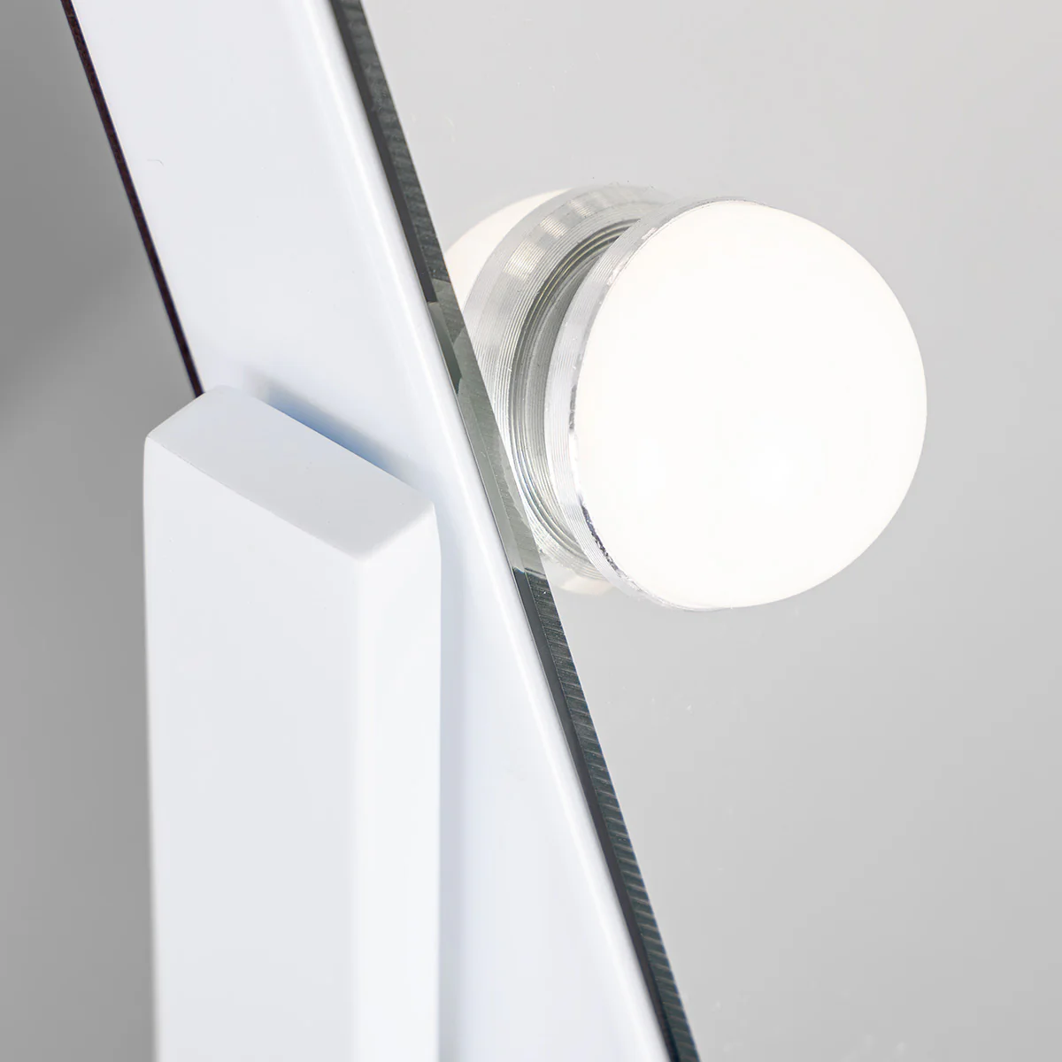LED Hollywood Vanity Makeup Mirror - Image 20