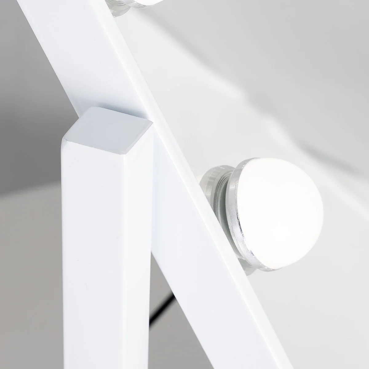 LED Scalloped Hollywood Mirror - Image 5