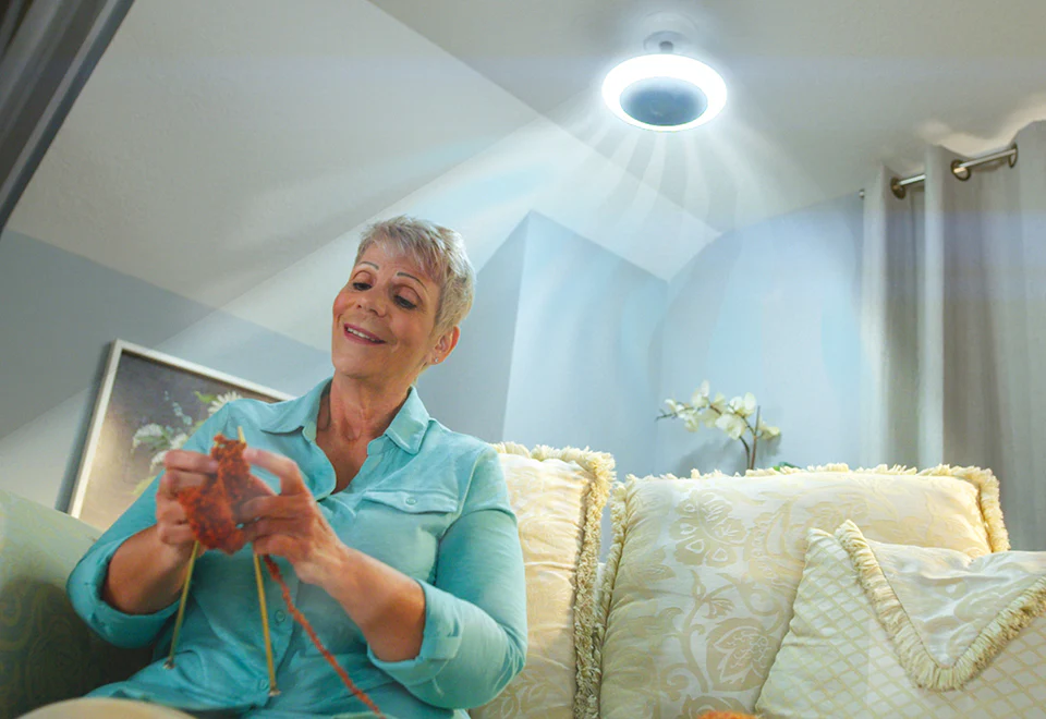 Light Socket Fan and Light - Image 9