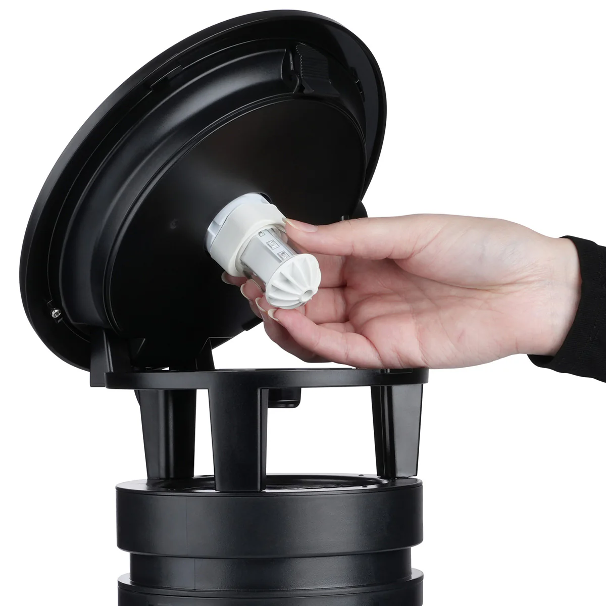 Luxe Half-Acre Flying Insect and Mosquito Trap - Image 13