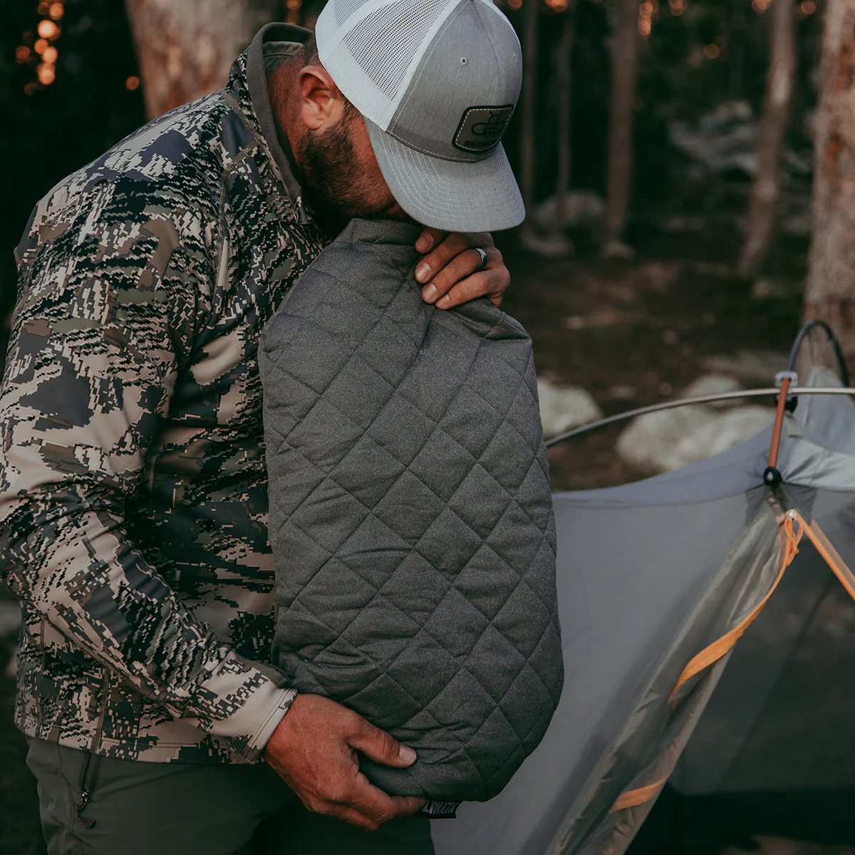 Luxe Inflatable Camping Pillow - Image 7