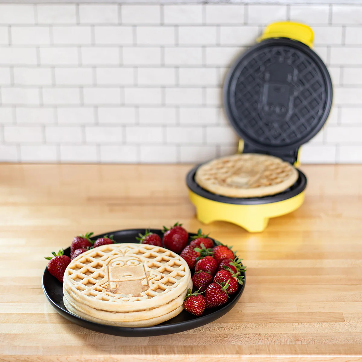 Minions Kevin Round Waffle Maker - Image 4