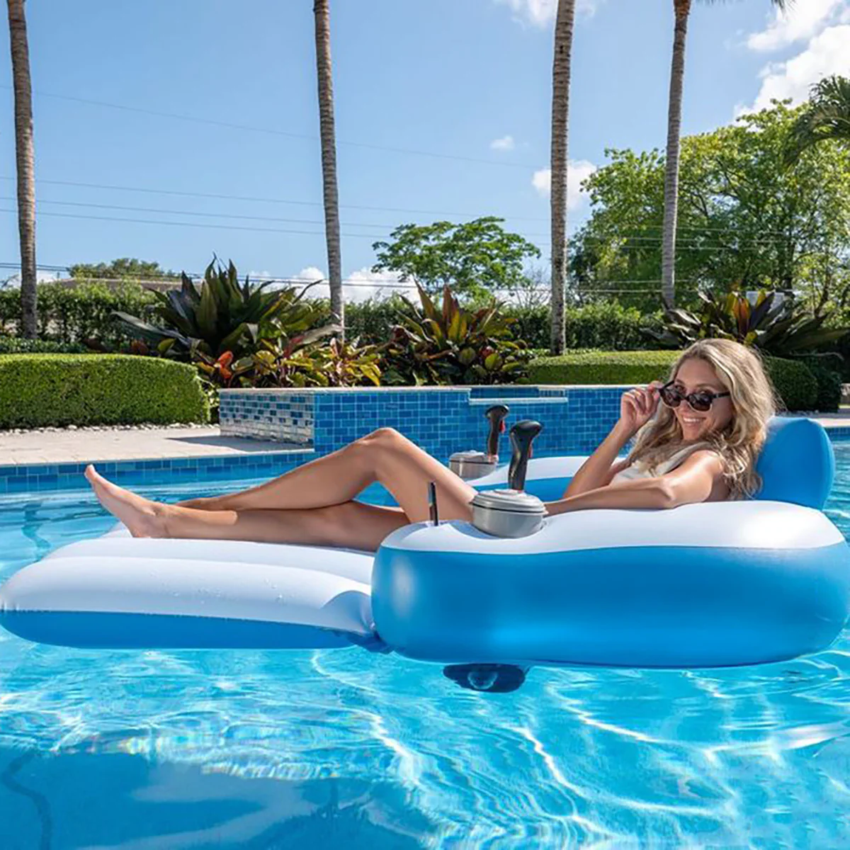 Motorized Pool Lounger - Image 4
