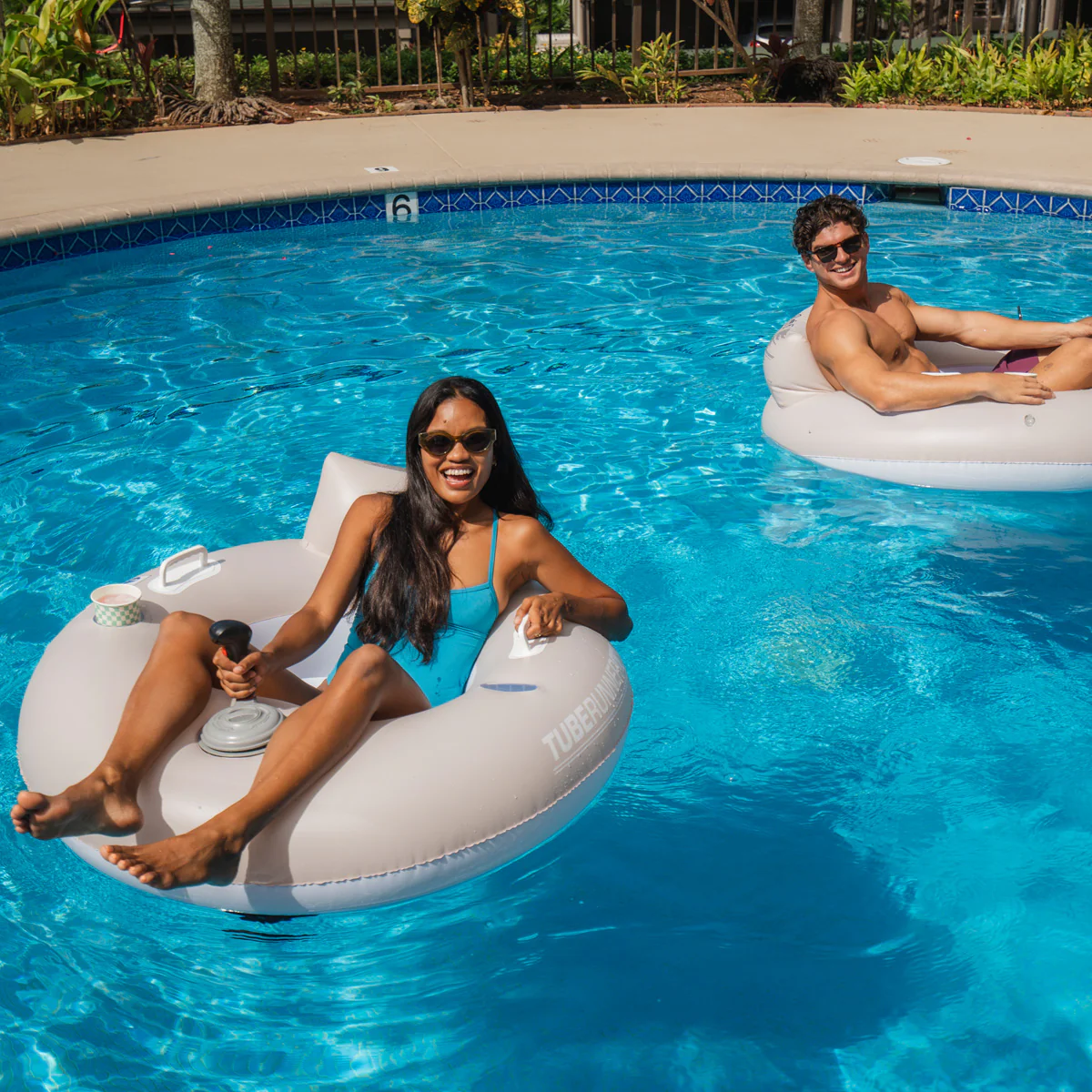 Motorized Tube Float - Image 8