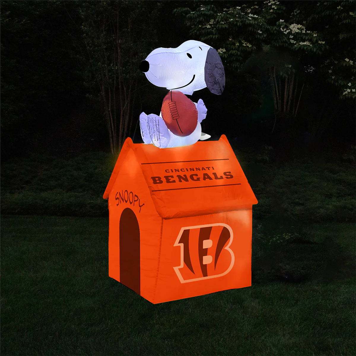NFL Inflatable Snoopy™ Doghouse - Image 29