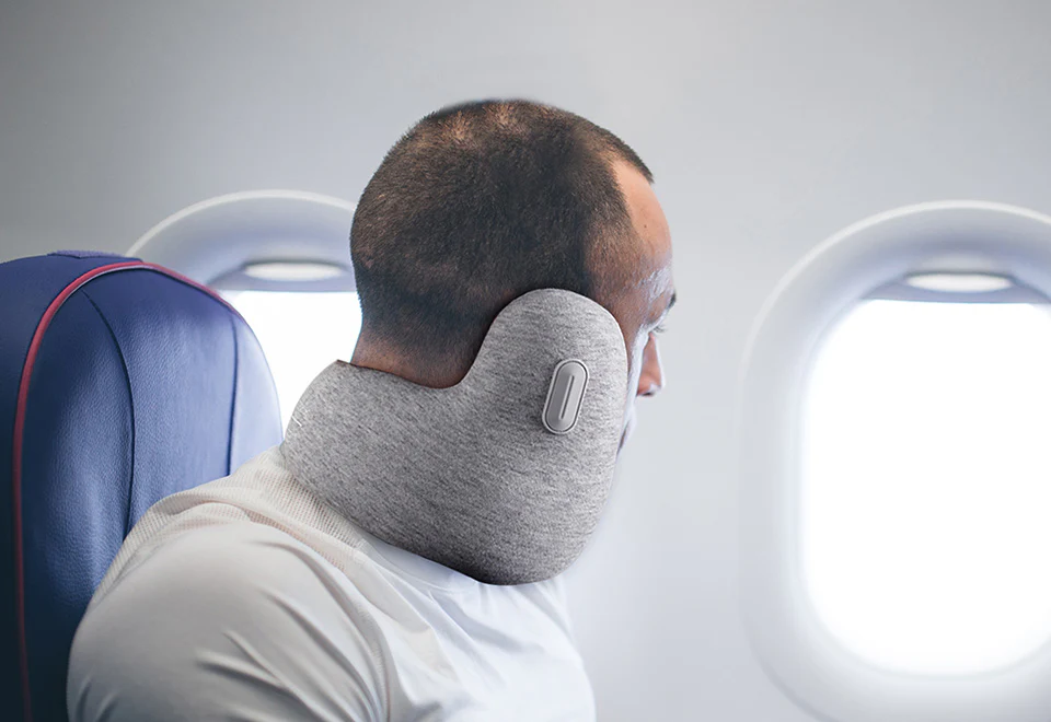 Noise Canceling Travel Pillow - Image 4
