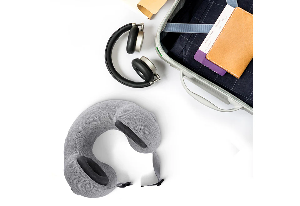 Noise Canceling Travel Pillow - Image 8