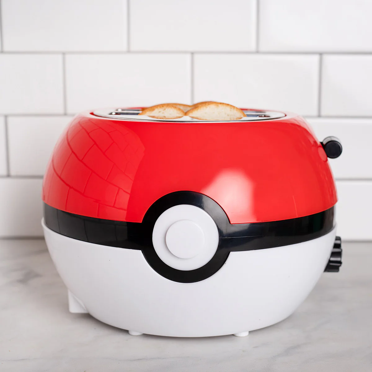 Pokémon Poké Ball 2-Slice Toaster - Image 2
