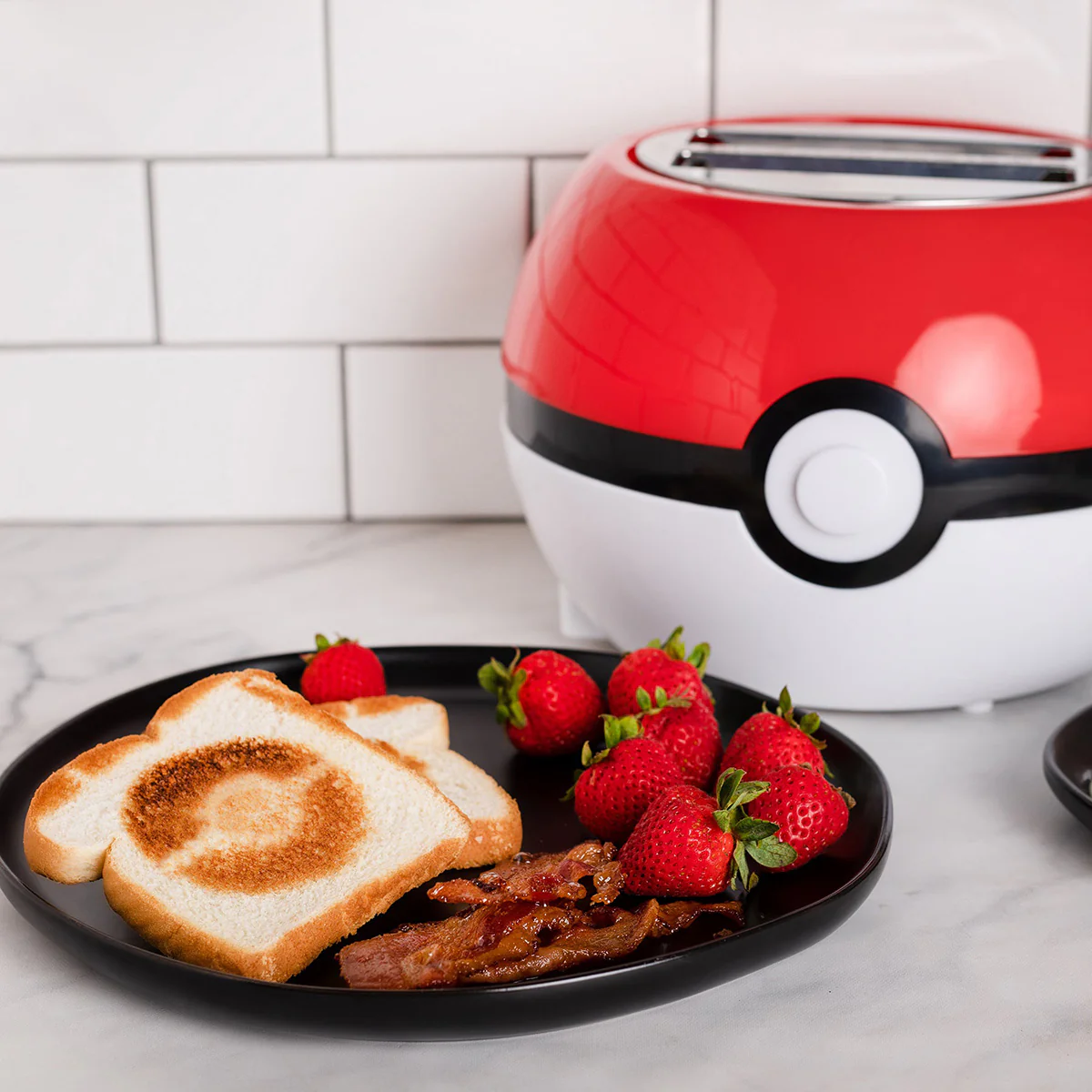 Pokémon Poké Ball 2-Slice Toaster - Image 4