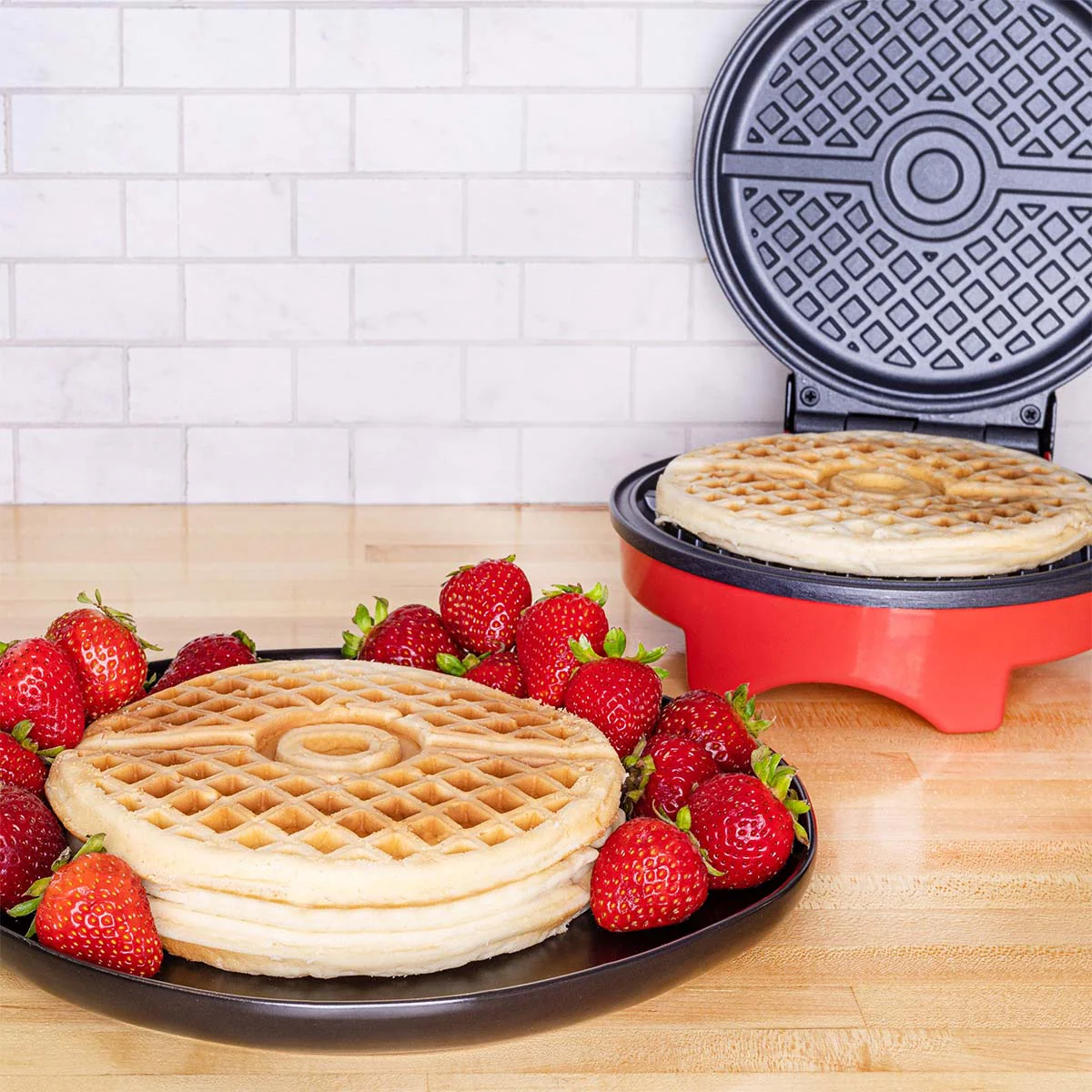 Pokémon Poké Ball Round Waffle Maker - Image 3