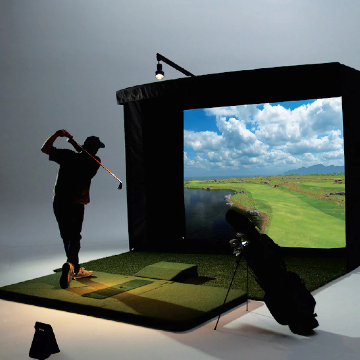 PRO Launch Monitor and 3D Driving Range Simulator - Image 8