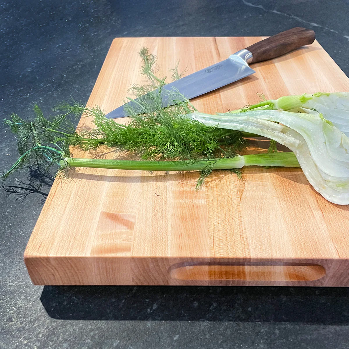 Professional Edge-Grain Maple Cutting and Carving Board - Image 4
