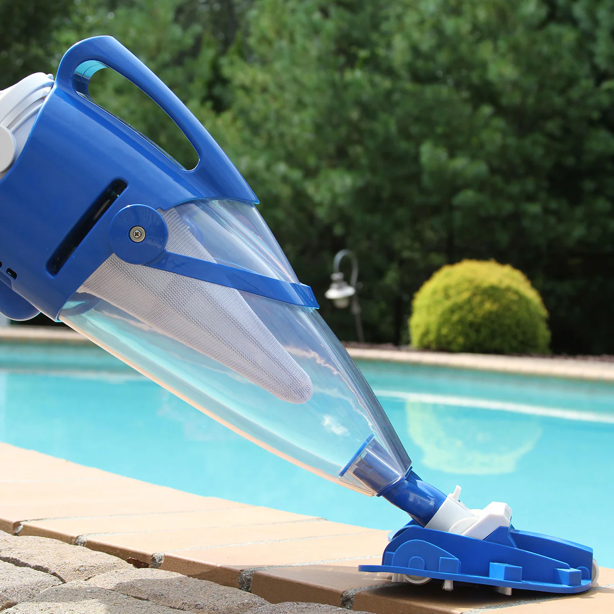 Rechargeable Pool Vacuum - Image 2