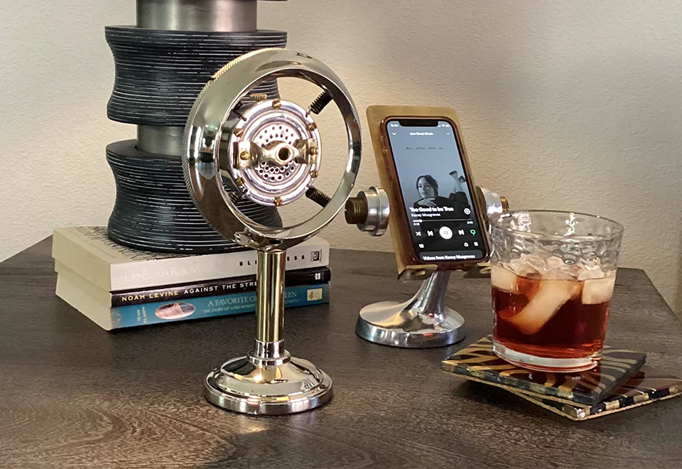 Retro-Style Amplified Microphone Bluetooth Speaker - Image 3