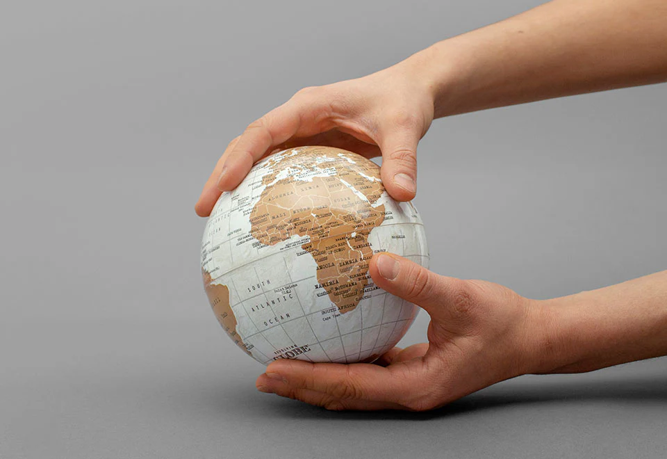 Revolving Globe - Image 4