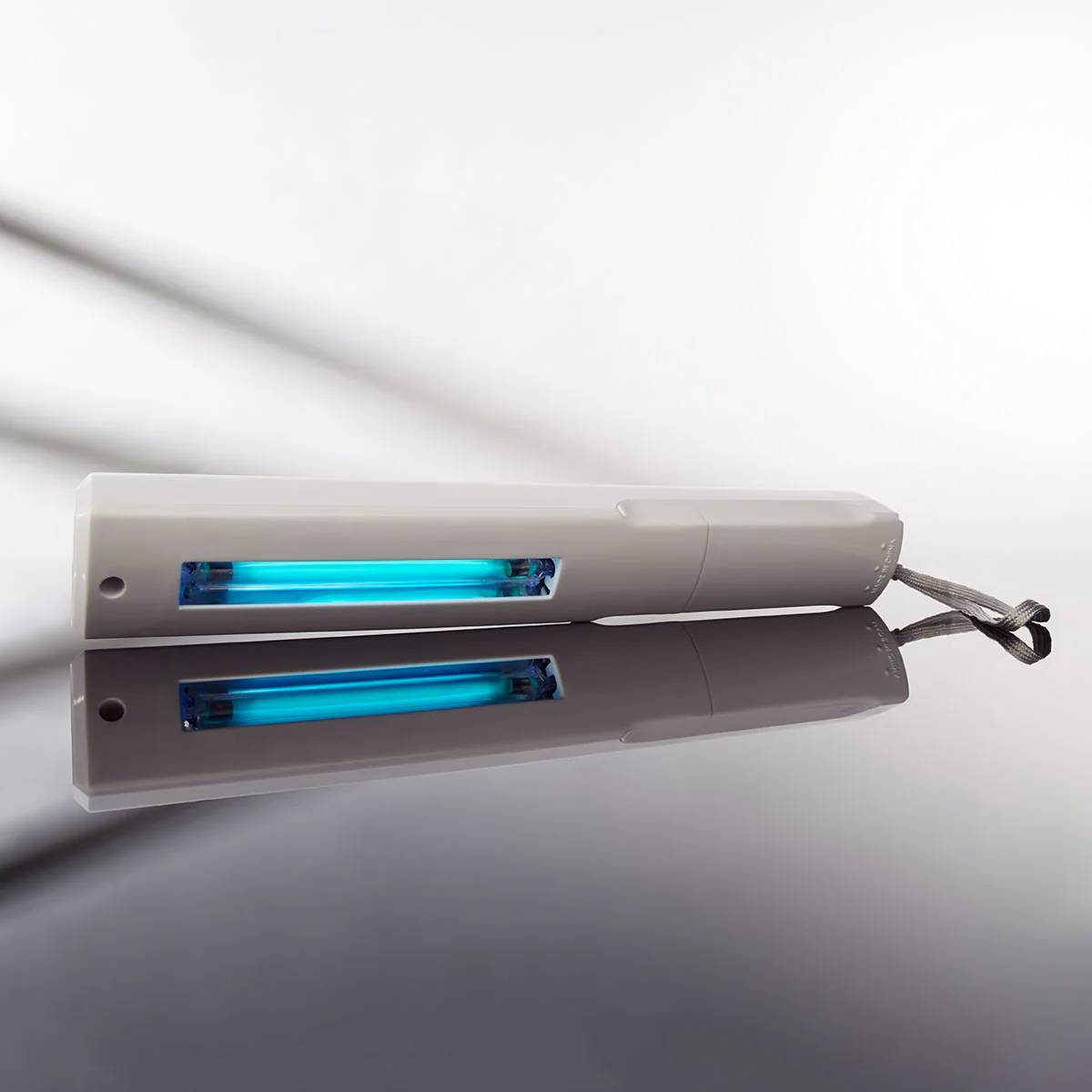 Travel UV Sanitizing Wand by Sharper Image - Image 15