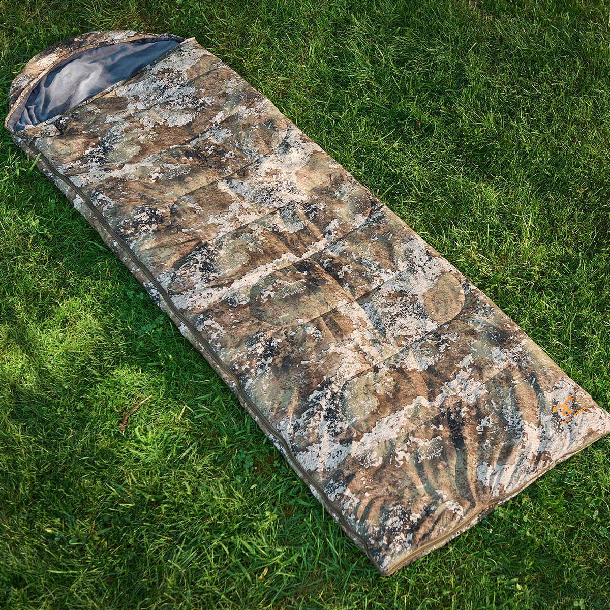 True Timber Heated Sleeping Bag - Image 2