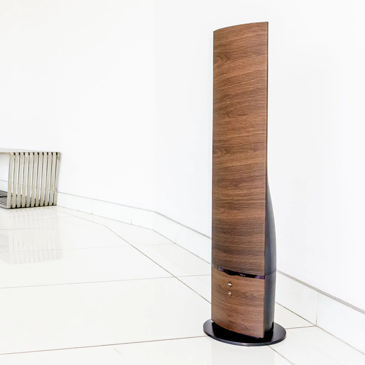 Wood-Grain Tower Aromatherapy Humidifier - Image 2