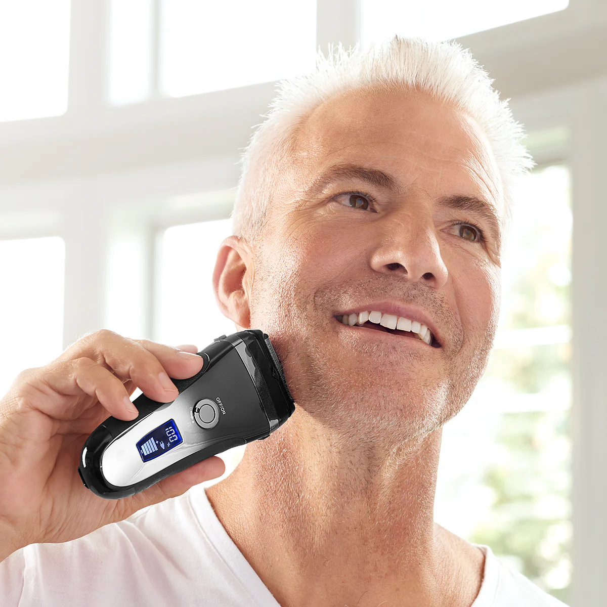 World's Fastest Cordless Foil Shaver and Trimmer by Sharper Image - Image 3